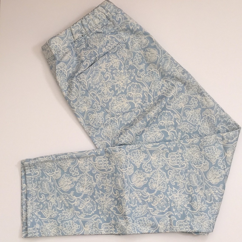 Uniqlo paisley print blue and white pants